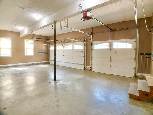 Building Photo - 141 Lyme Dr