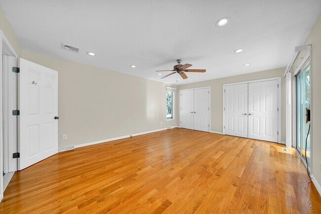 Building Photo - 2 Foxfire Dr