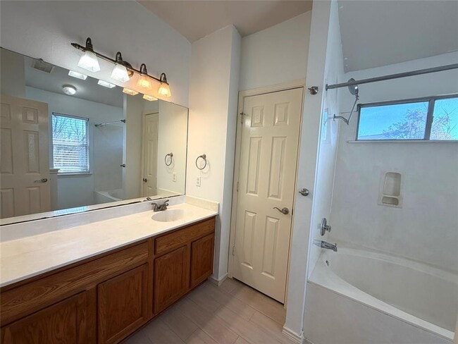 Building Photo - 917 Elderberry Tea Cove