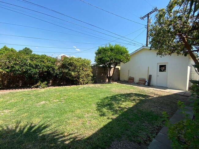 Building Photo - 257 E Benbow St