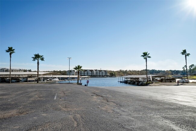 Building Photo - 15524 Marina Dr