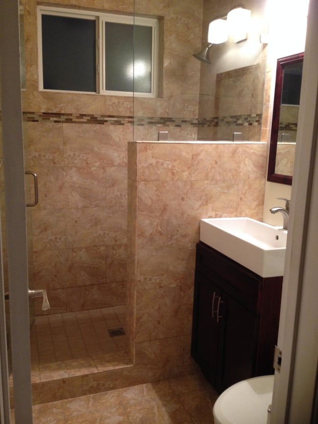 Bathroom w/ heated floors - 2421 Rockefeller Ln