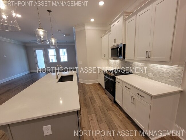 Building Photo - Gorgeous Luxury Townhome for Rent in Kenne...