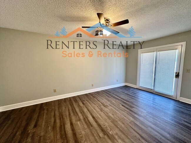 Building Photo - 2 Bedroom Condo on Chapman Mountain