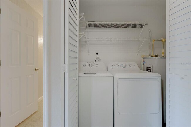 Building Photo - 12293 Sailwinds Dr