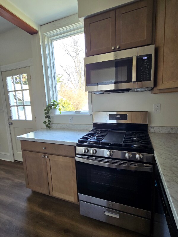 Building Photo - 100 Melvin Ave