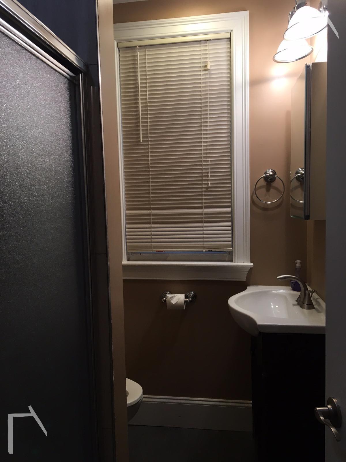 Building Photo - 8 Saint Lukes Rd