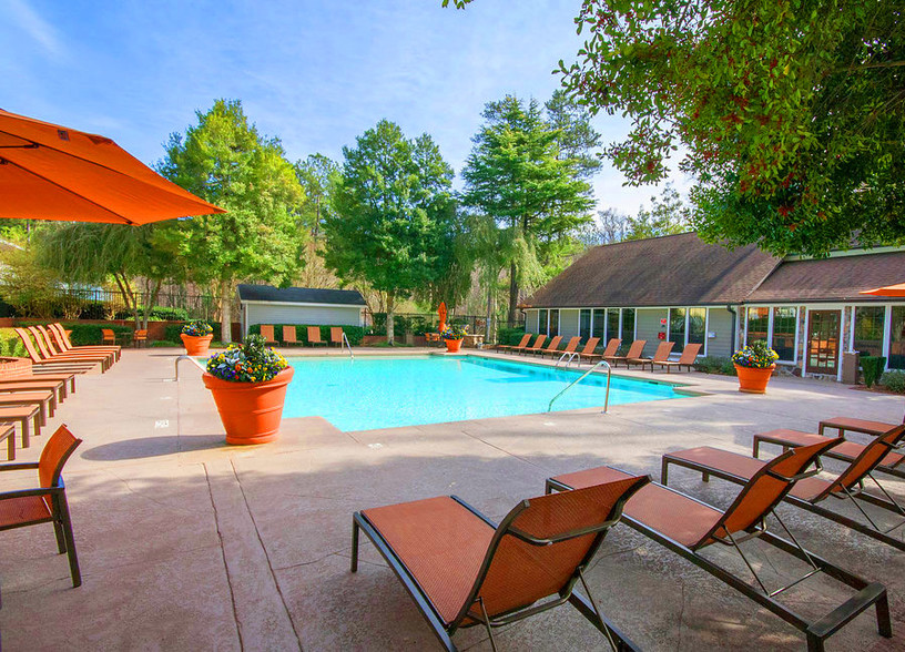 Glen Lake 6901 Glenlake Pky NE Atlanta GA 30328 Apartment Finder