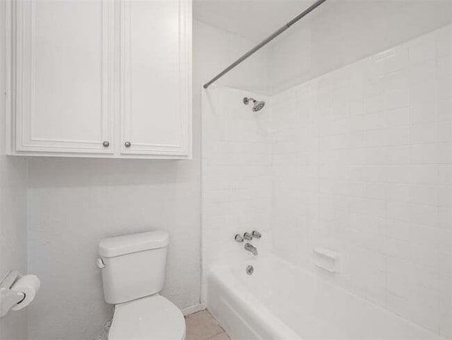 Building Photo - 404 Carter Dr