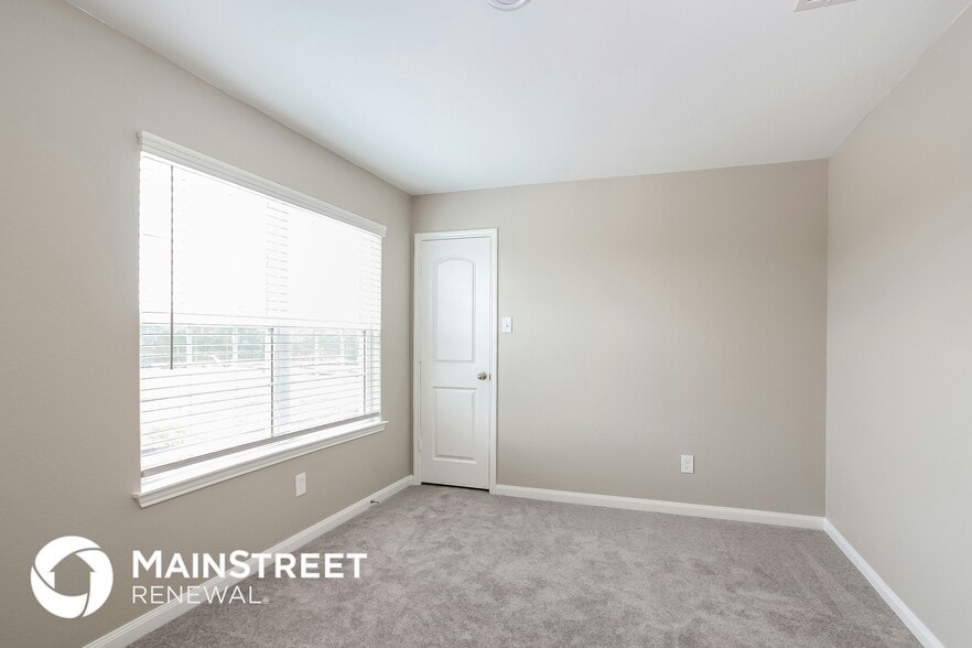 Building Photo - 27068 Leonardo Dr