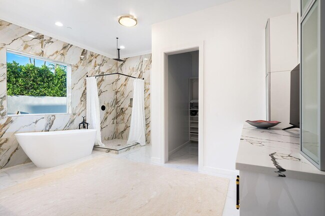 Building Photo - 74775 Del Coronado Dr