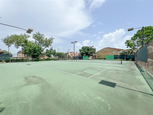 Building Photo - 10555 Turtlewood Ct