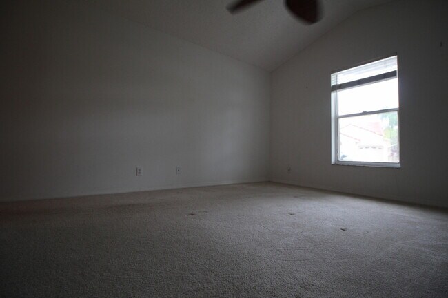 Building Photo - 404 Sabal Palm Ln