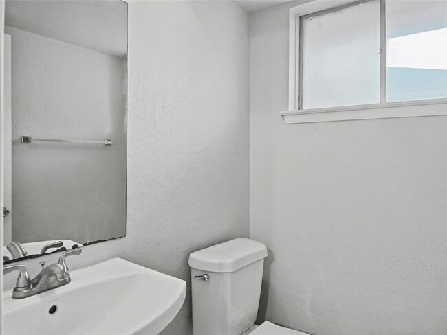 Building Photo - 9119 Glenbury Dr