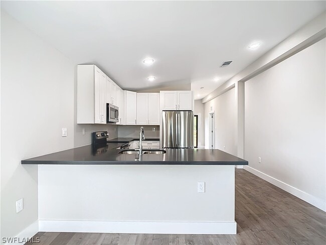 Building Photo - 2505 Storter Ave