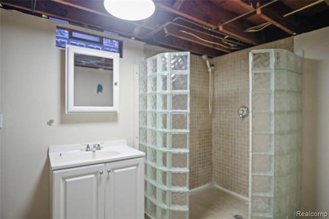 Building Photo - 24101 Westhampton St