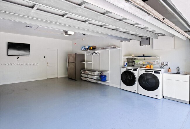 Building Photo - 7550 SW 127th St