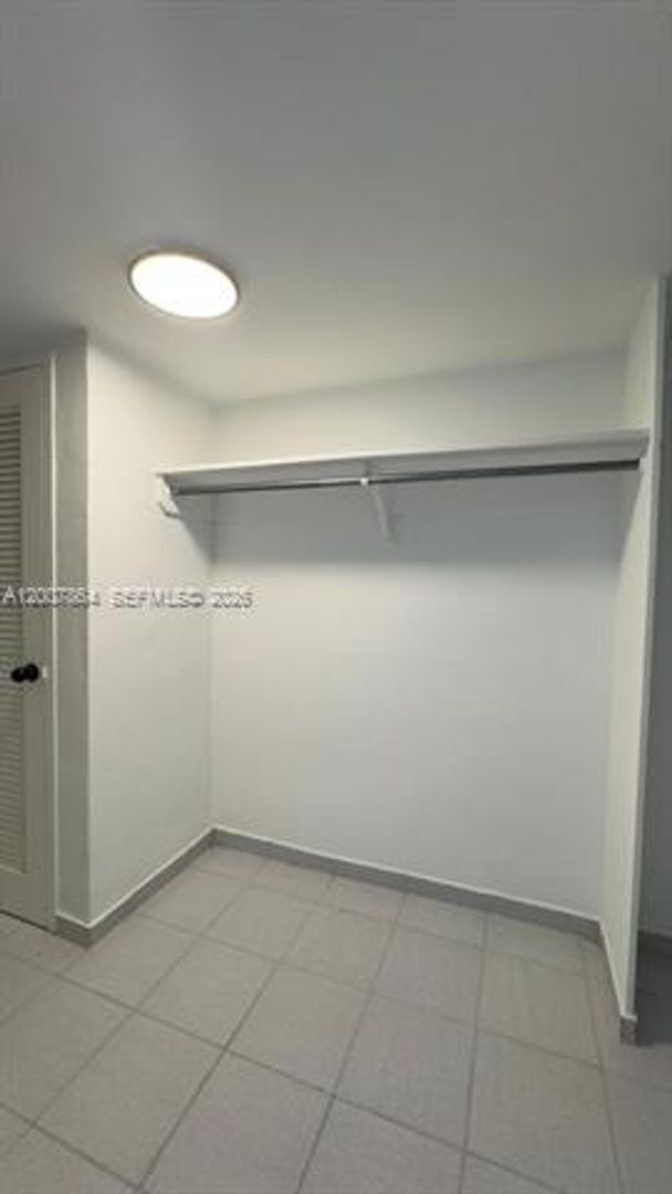 Building Photo - 9225 Collins Ave