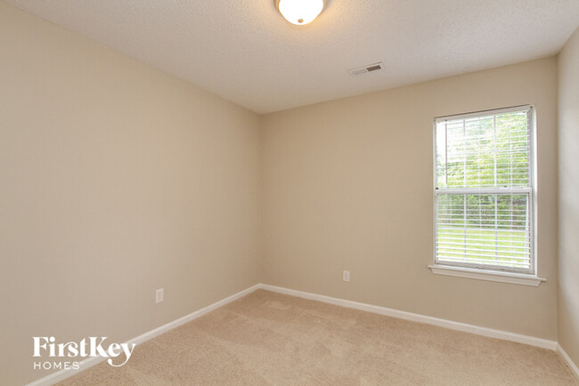 Building Photo - 8720 Kismet Dr