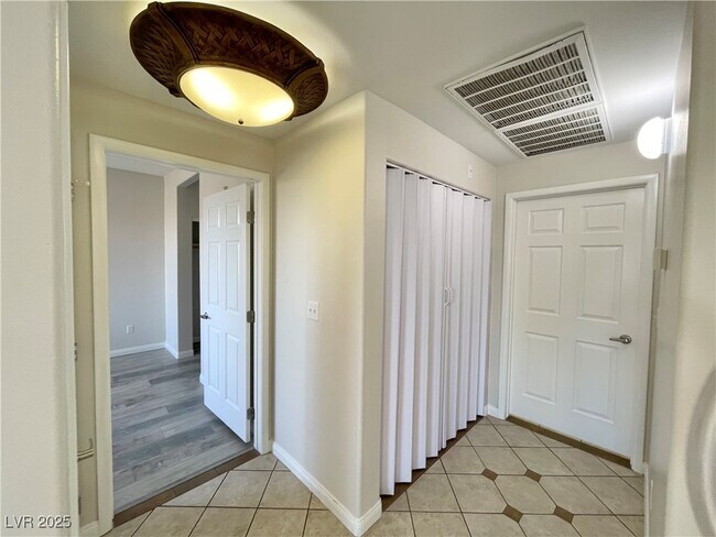 Building Photo - 9050 W Warm Springs Rd