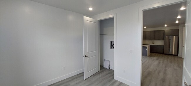Building Photo - 273 Oak St
