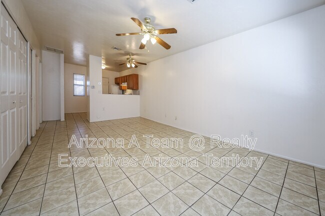 Building Photo - 2635 N Fontana Ave