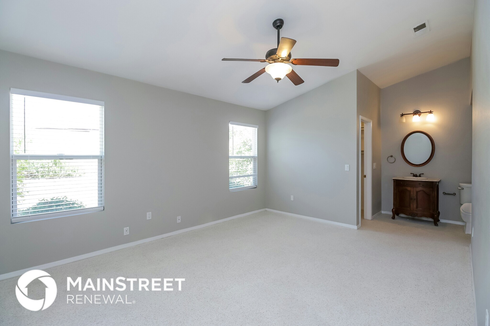 Building Photo - 8008 W Tuckey Ln