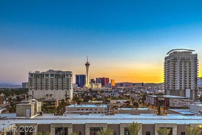 Building Photo - 353 E Bonneville Ave