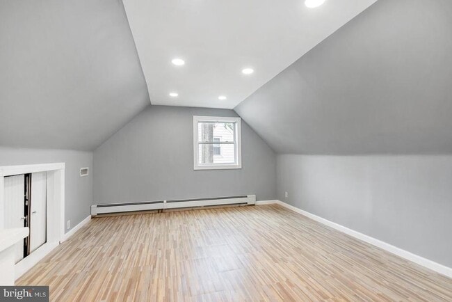 Building Photo - 909 Old Lancaster Rd