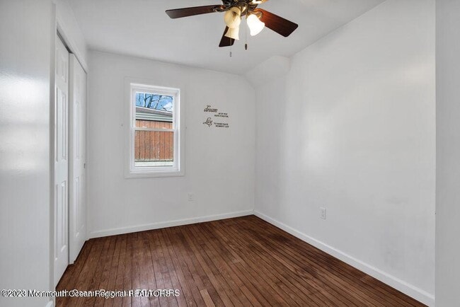 Building Photo - 1708 Lake Dr