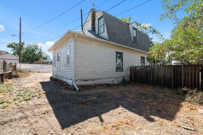 Building Photo - 1718 N Post St