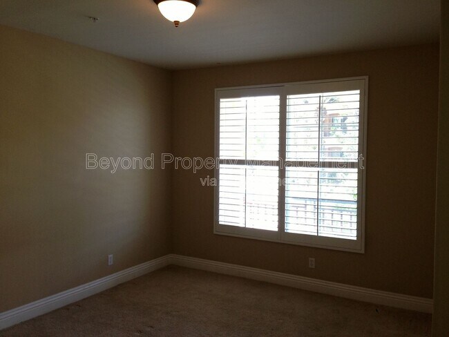 Building Photo - 12376 Carmel Country Rd