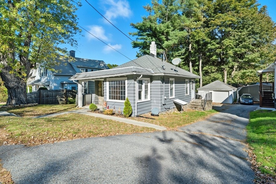 Building Photo - 5 Jenkins St