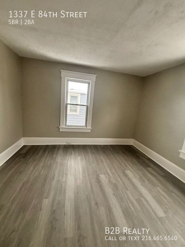 Building Photo - 1337 E 84th St