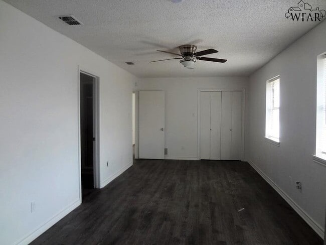 Building Photo - 4626 Cypress Ave