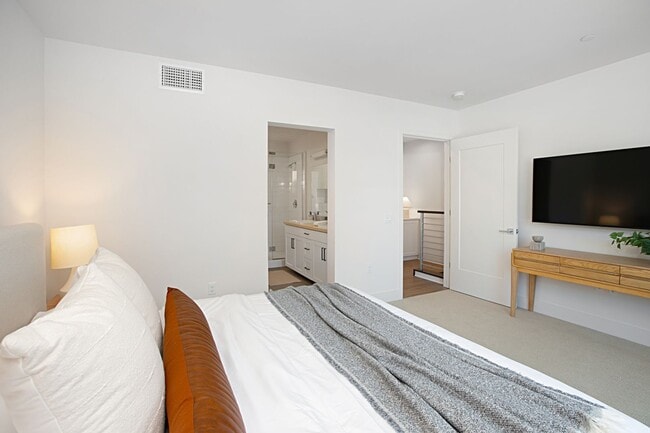 Building Photo - Modern Townhome FOR RENT in Golden Hill 3 Bed w/ 2 car garage!