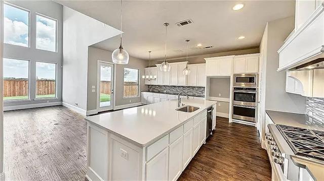 Building Photo - 16553 Prairie Oak Rd