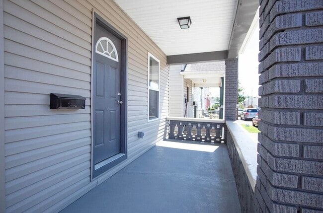 Building Photo - Downtown/Single family/$500 Move-In Special!!
