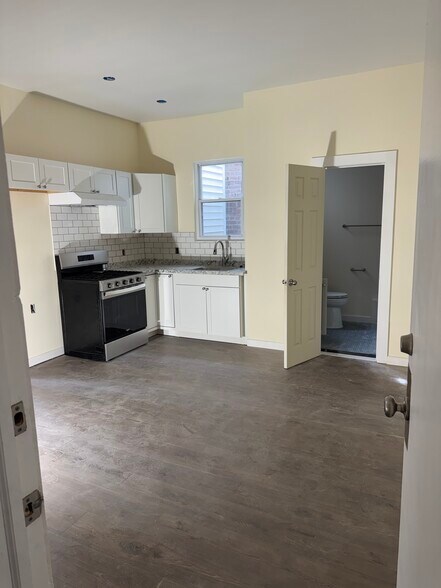 Building Photo - 213 Harrison Ave