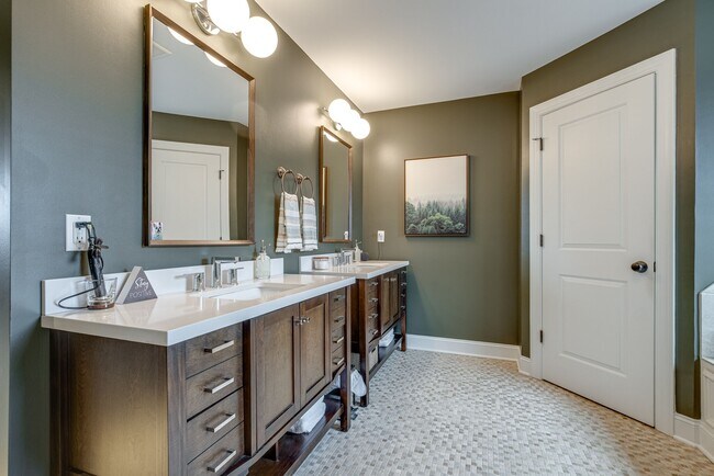 Building Photo - 1403 Arthur Ave