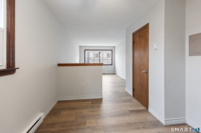 Building Photo - 46 N Cherry St