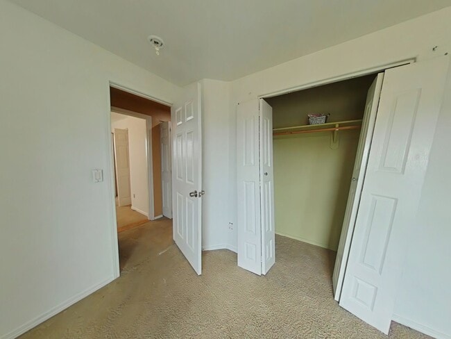 Building Photo - 3 Bedroom House ~ Albany
