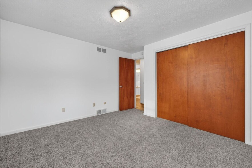 Building Photo - 6644 Ravenwood Ave NW