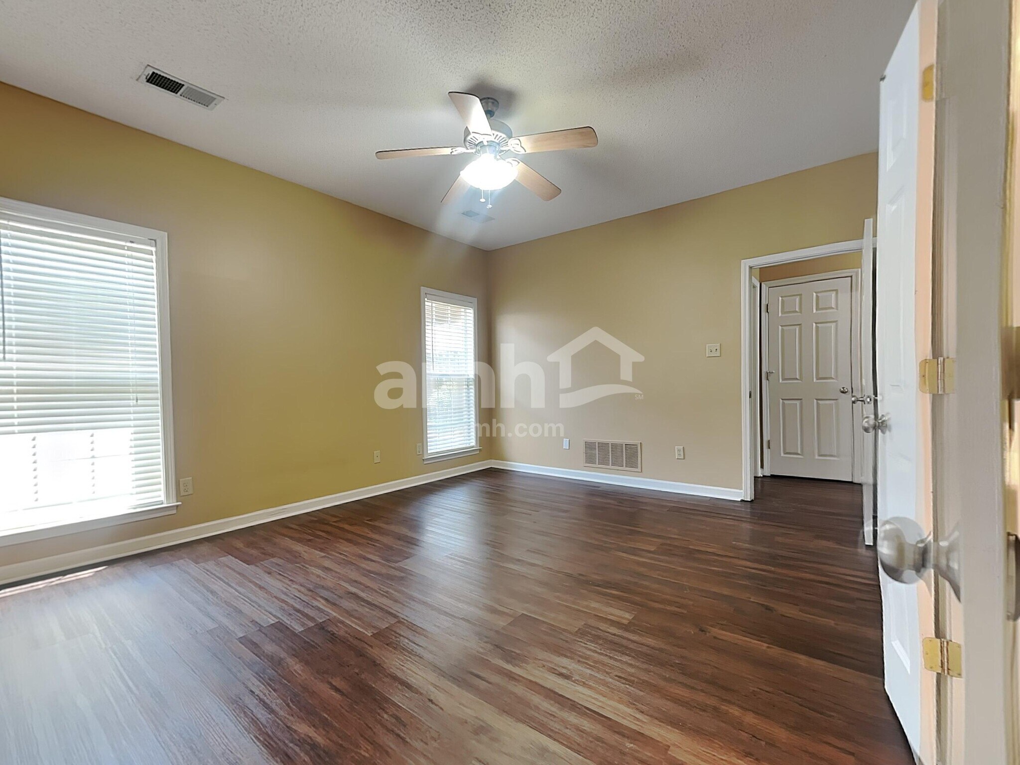 Building Photo - 8739 Overcup Oaks Dr