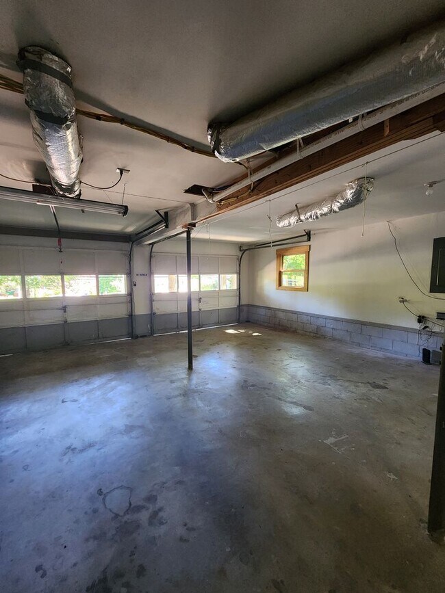 Building Photo - Location, Location, Location!!!- Black Mou...