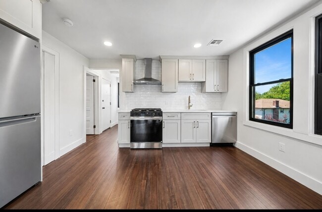 Building Photo - 235 Elmwood Ave