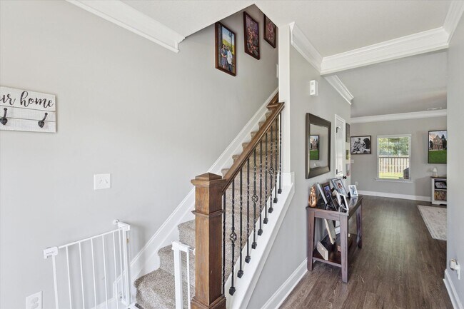 Building Photo - Spacious 4BR Home with Screened Porch & Fenced Yard in Effingham