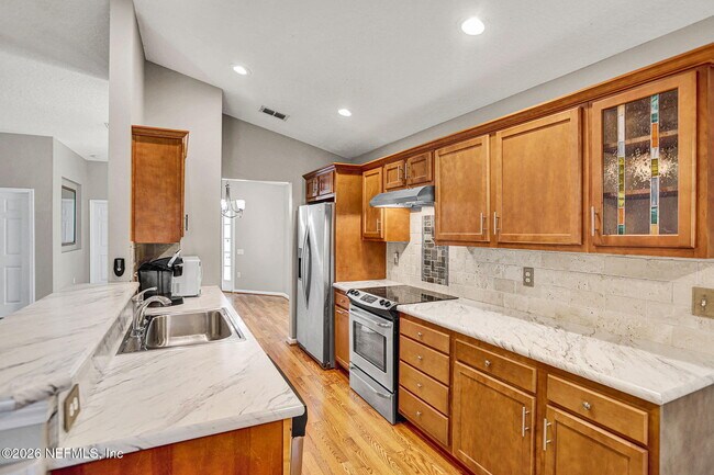 Building Photo - 1325 Fairway Village Dr