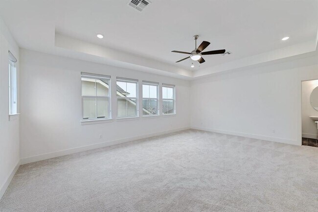 Building Photo - 206 Olivia Dr