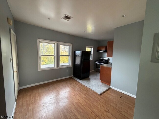 Building Photo - 178 Osborne Terrace